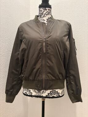 GAP Primaloft Bomber Jacket Women’s Small Olive Green MA-1 Utility Insulated